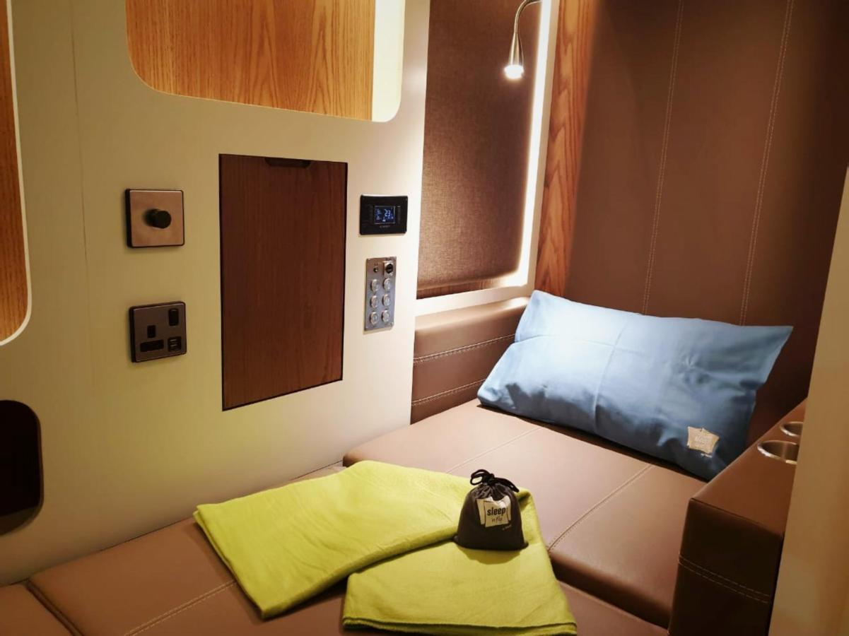 Hotel Cápsula Sleep 'n Fly Sleep Lounge, C-gates Terminal 3 - Transit Only