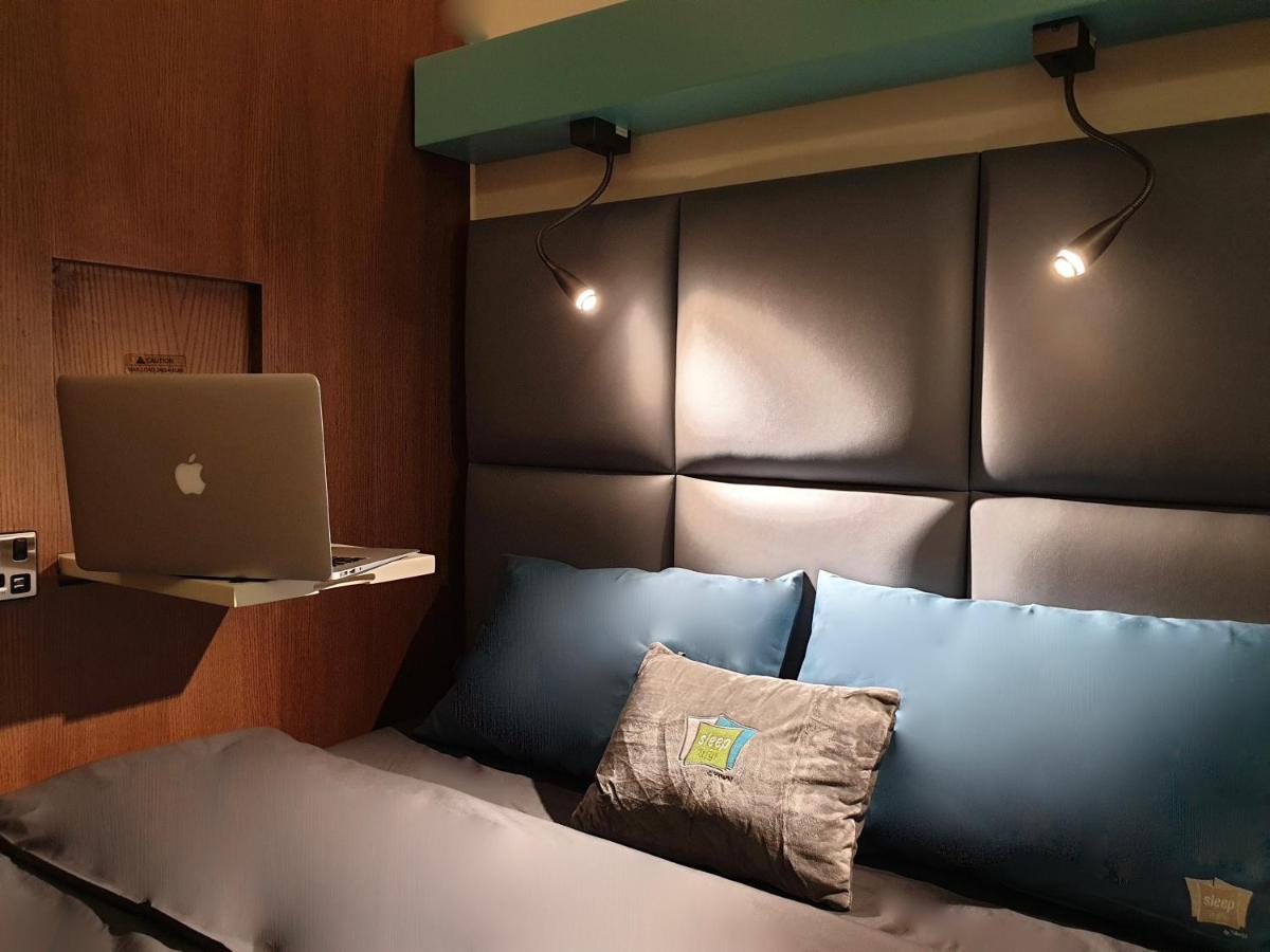 Капсульный отель Sleep 'n Fly Sleep Lounge, C-gates Terminal 3 - Transit Only
